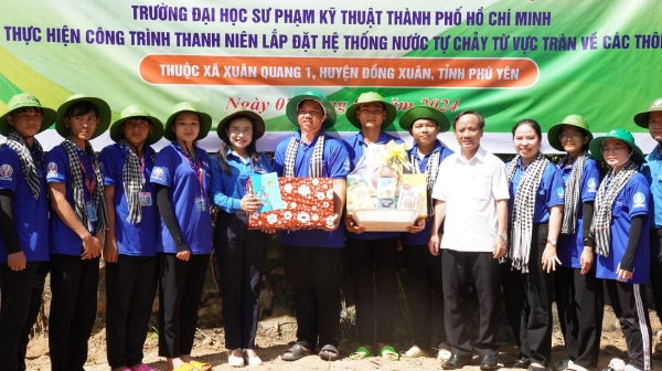 Hiển thị chi tiết cho Bí thư Trung ương Đoàn Nguyễn Phạm Duy Trang thăm Đội hình sinh viên tình nguyện Mùa hè xanh tại tỉnh Phú Yên Hình ảnh cho bài viết Bí thư Trung ương Đoàn Nguyễn Phạm Duy Trang thăm Đội hình sinh viên tình nguyện Mùa hè xanh tại tỉnh Phú Yên